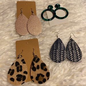 I - Lot of 4 pair of statement earrings new